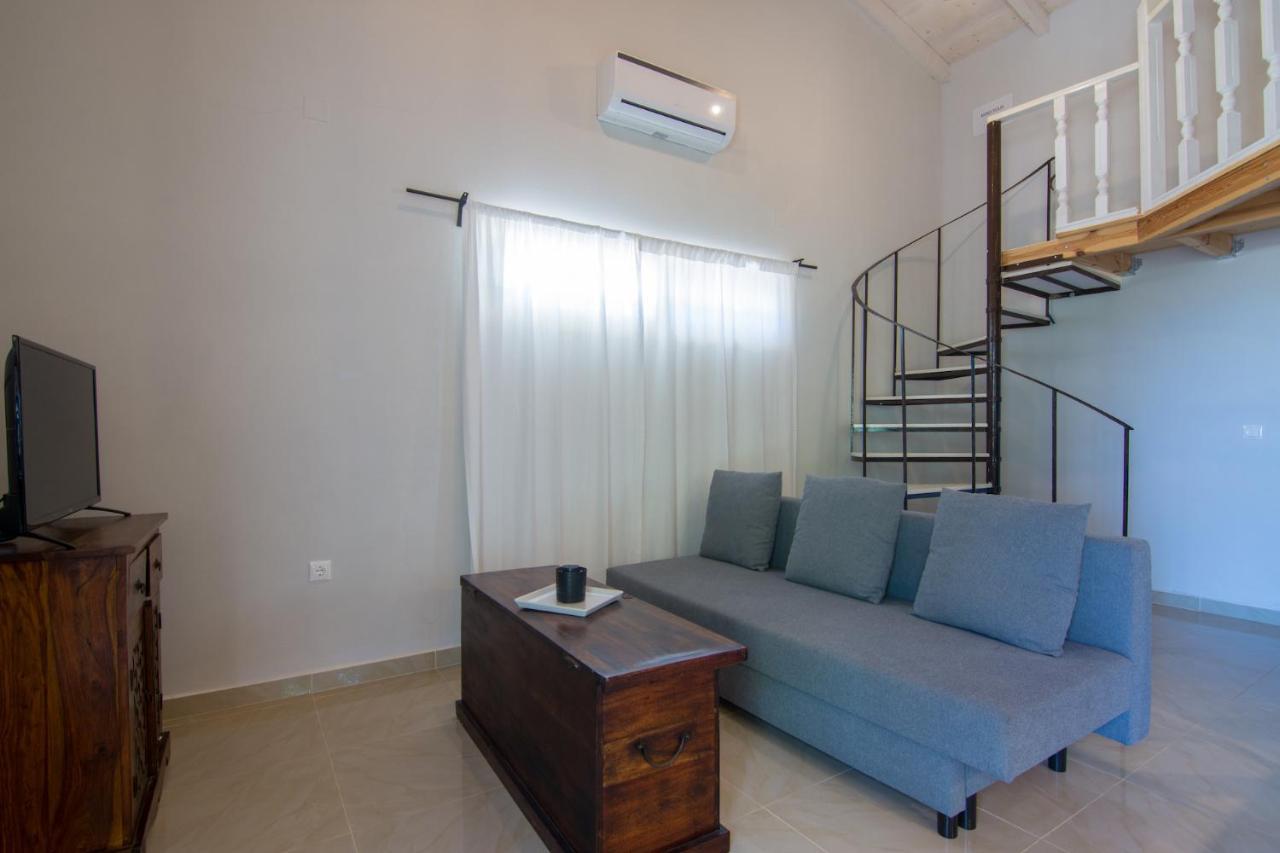 Villa Elaia Suites & Apartments No.7 ガイオス エクステリア 写真